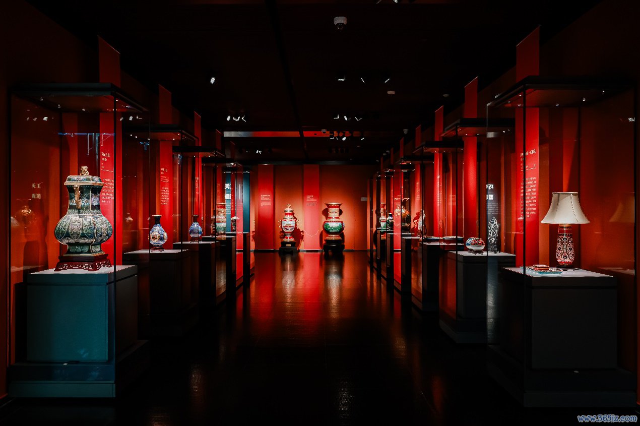 展览现场。摆布方供图